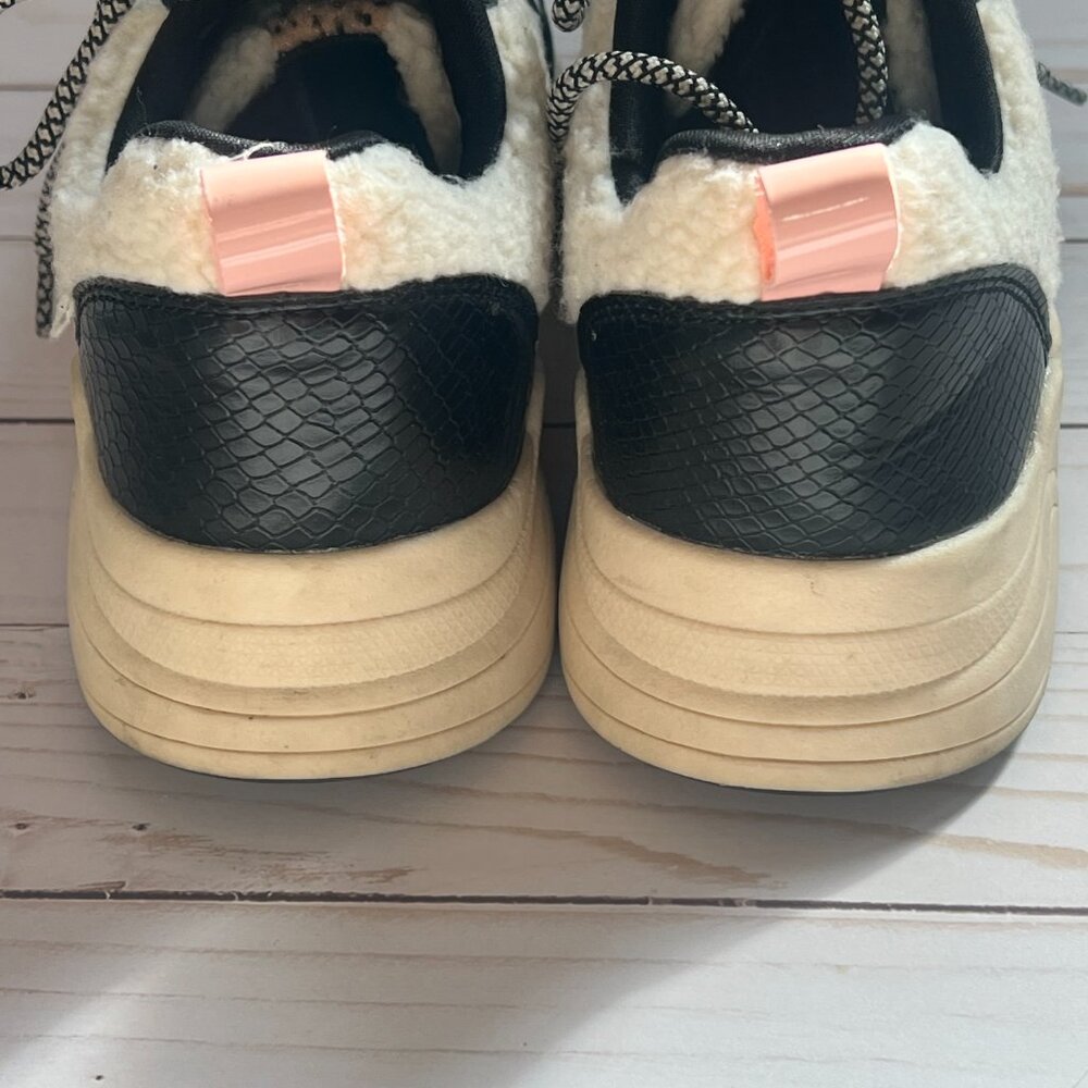 Posh by Peolman Women's Beige/Black Faux Fur Metallic Carocel Sneakers size 37 - Picture 4 of 9